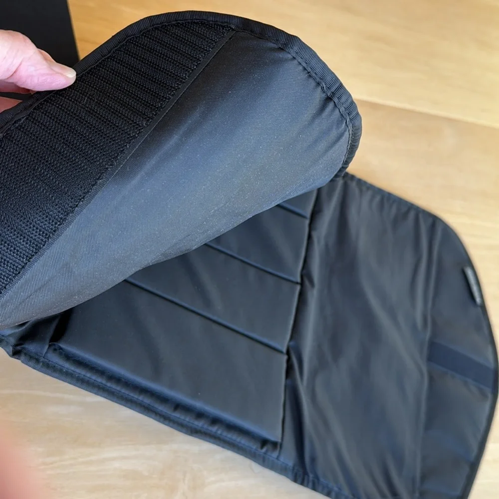 Travelon tablet tote